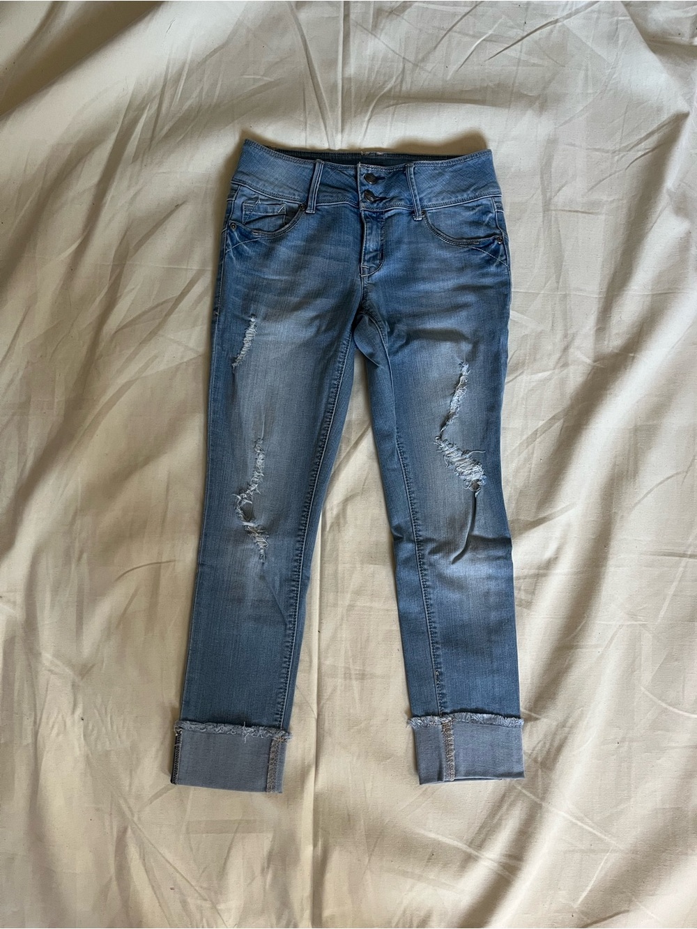 Casual Distressed Cuffed Women's Jeans - Light Blue